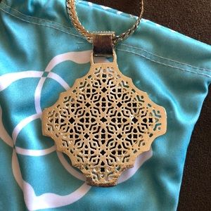 Kendra Scott Jewelry - Kendra Scott Savannah Large Stone Necklace Kendra Scott Jewelry - Kendra Scott Savannah Large Stone Necklace